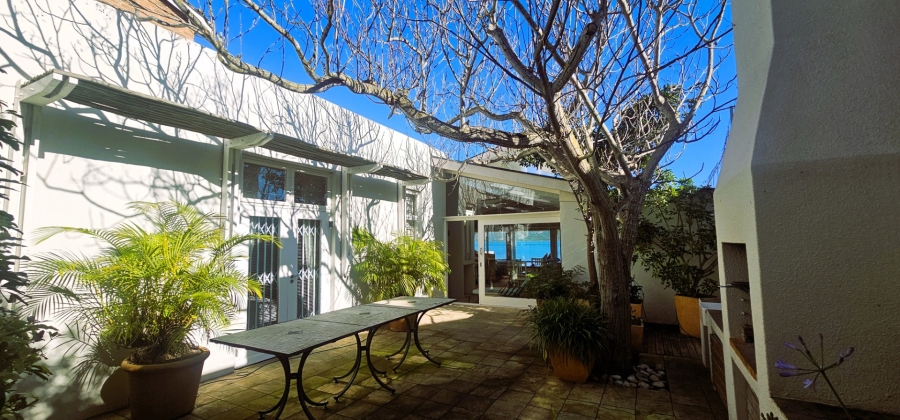3 Bedroom Property for Sale in Middedorp Western Cape